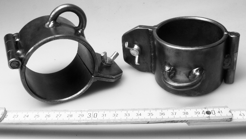 Die Fetten - Stahlfesseln in Extra-Breit - Hand